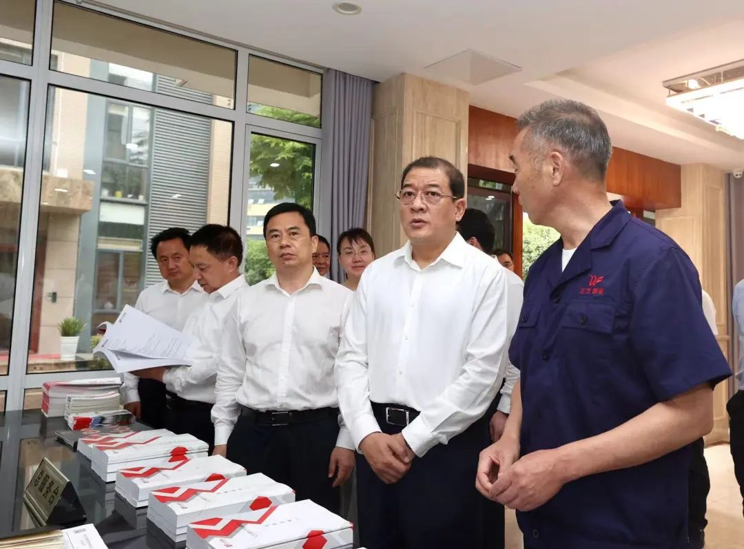 把人气搞得旺旺的、把活力激发得满满的